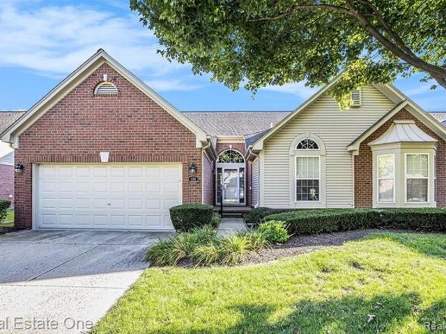 Condo for sale in Sterling Heights, Michigan