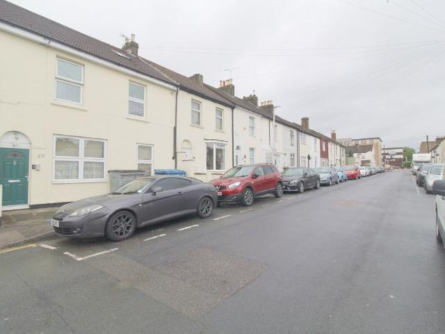 Apartment for rent in Brompton, Gillingham