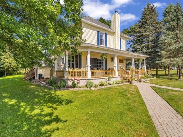 House for sale in Croswell