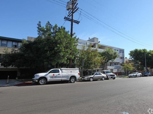 Apartment for rent in Canoga Park, California