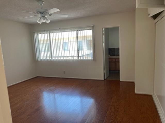 Apartment for rent in Canoga Park, California