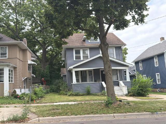 House for sale in Aurora, Illinois
