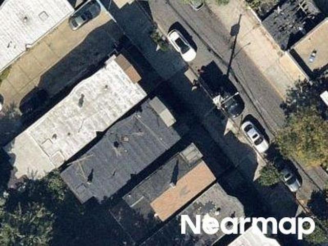 House for sale in The Bronx, Arverne