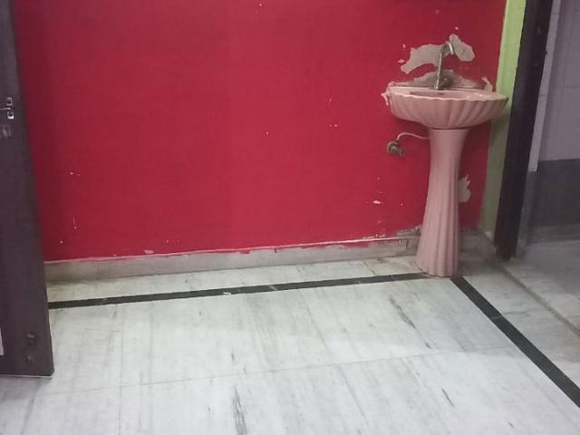 Property for rent in Deri