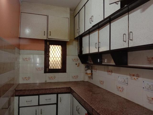 Property for rent in Deri