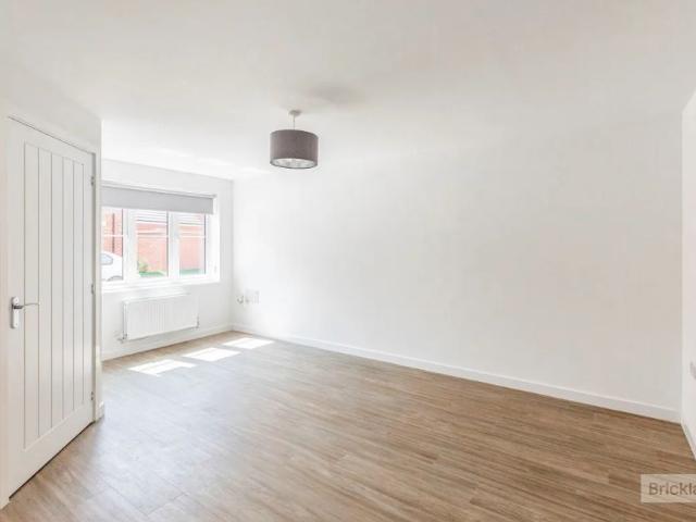 House for rent in Priors Hall Park, Weldon