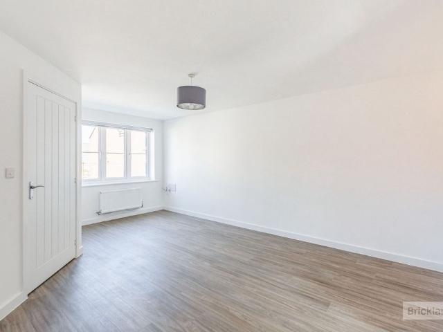 Apartment for rent in Priors Hall Park, Weldon