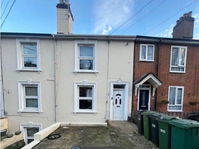 Apartment for rent in Redhill, Reigate and Banstead