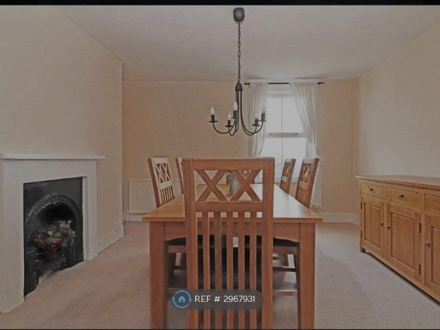 House for rent in Red Hill, Surrey