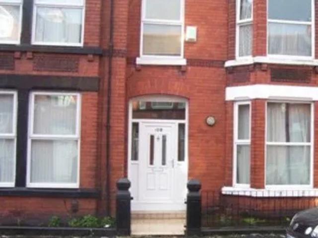 House for rent in Calderstones
