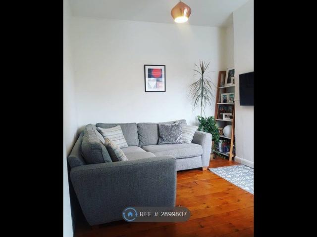 Apartment for rent in Carterhatch, Greater London