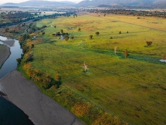 Cottage for sale in Elcombe, New South Wales