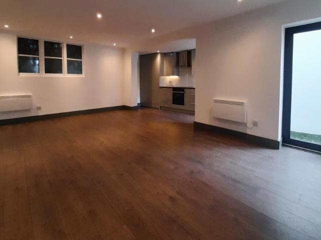 House for rent in Summerstown, Greater London