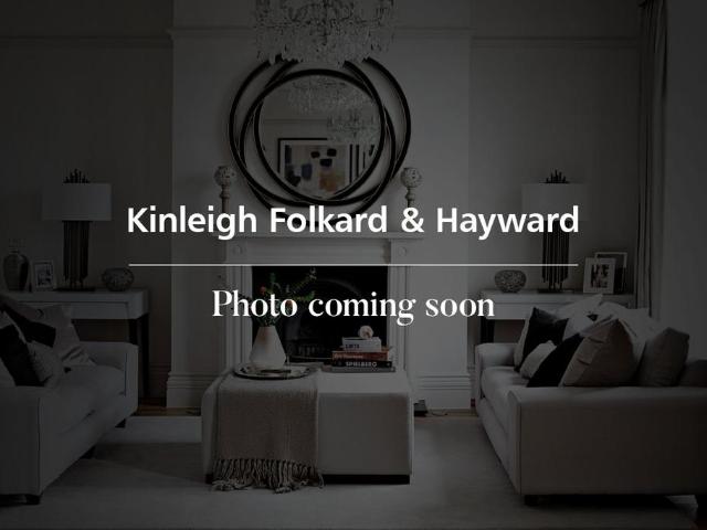 Apartment for rent in Summerstown, Greater London