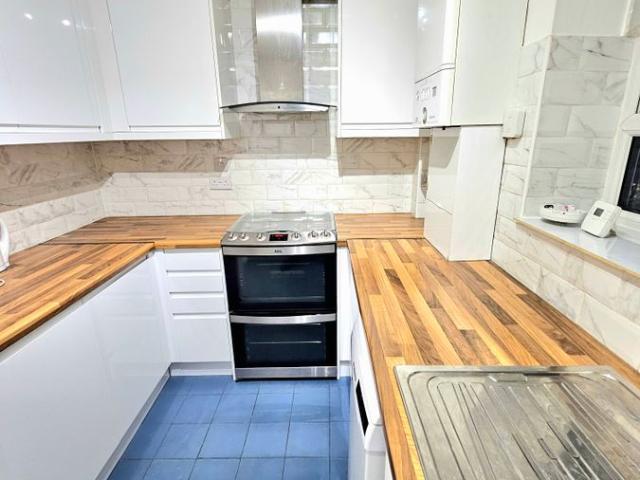 Apartment for rent in Earlsfield, Greater London