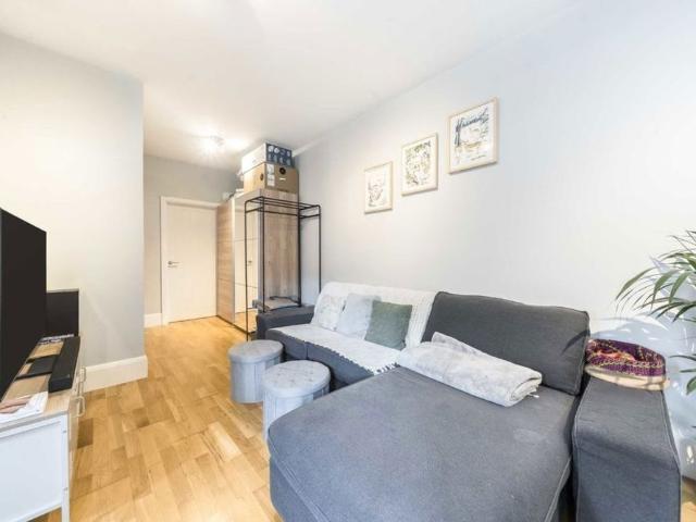 Apartment for rent in Earlsfield, Greater London
