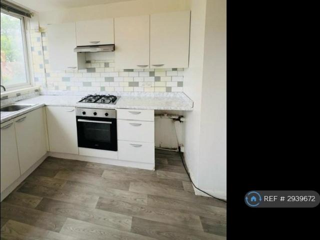 House for rent in Summerstown, Greater London