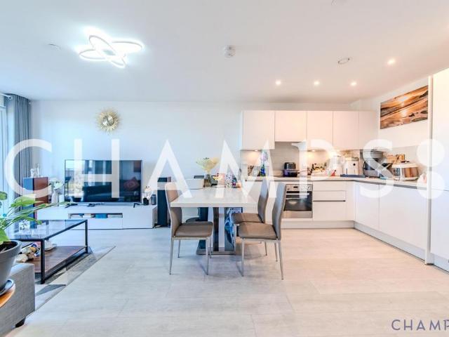 House for rent in London Borough of Ealing, Greater London