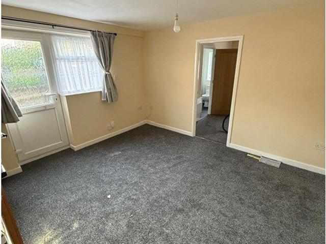 Studio for rent in West Midlands
