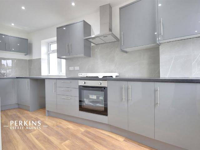 Apartment for rent in London Borough of Ealing, Greenford