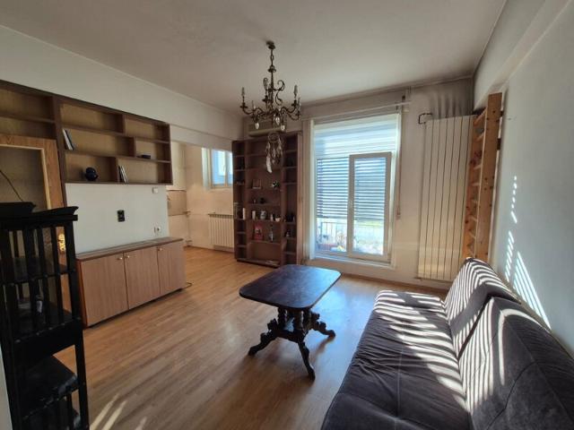 Garsonieră vânzări