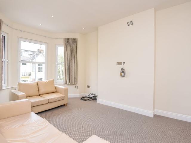 House for rent in Southfields, Greater London