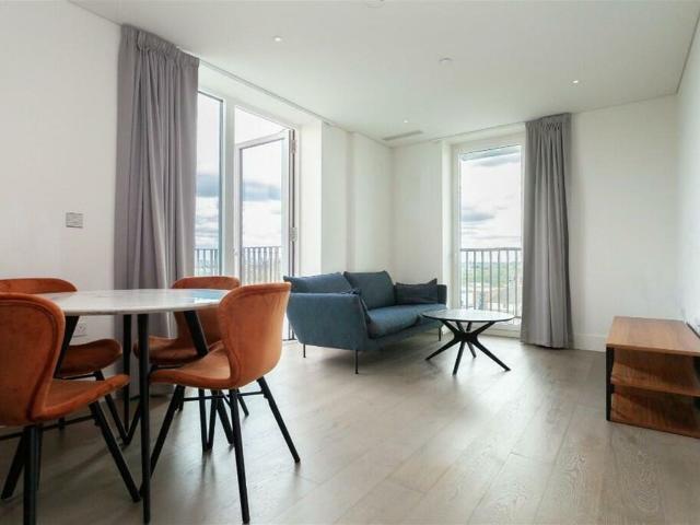 Apartment for rent in Battersea, Greater London