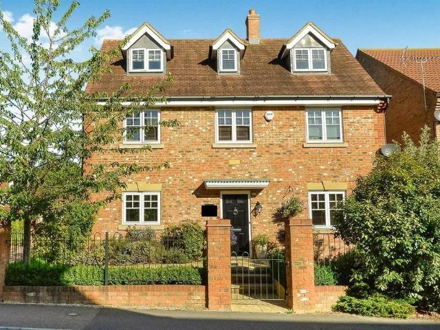 House for rent in Grange Farm, Shenley Church End