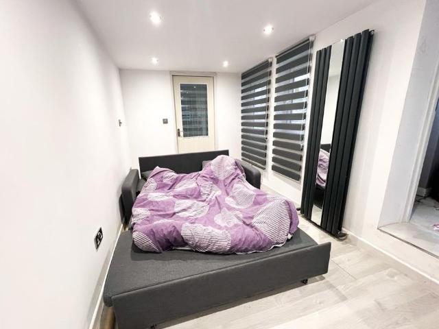 Studio for rent in London Borough of Croydon, Greater London