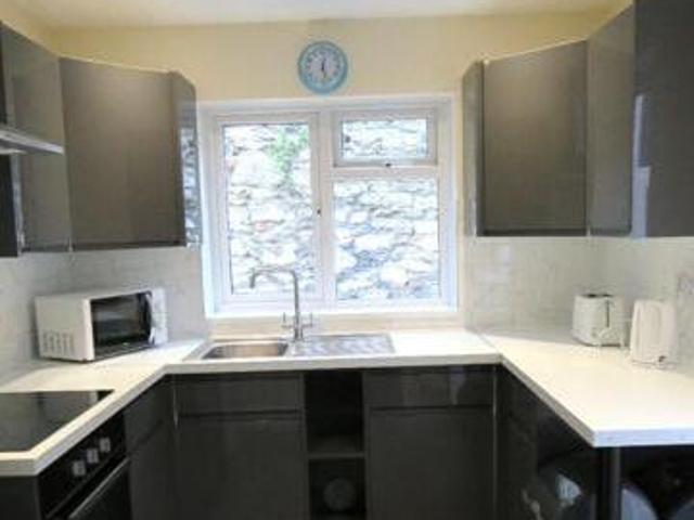House for rent in Follaton, Strode