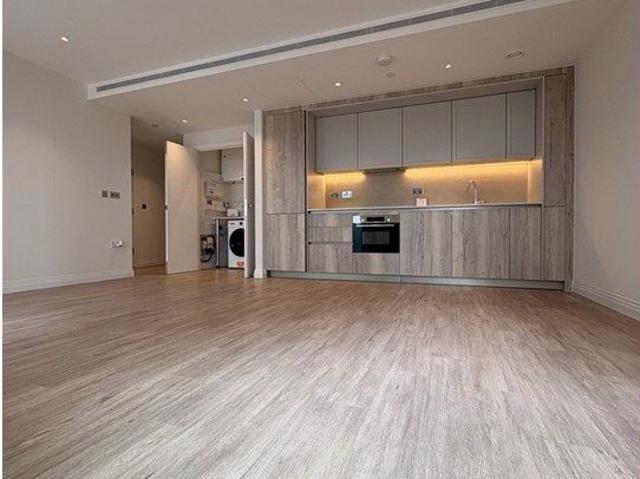 Apartment for rent in London Borough of Lambeth, Greater London