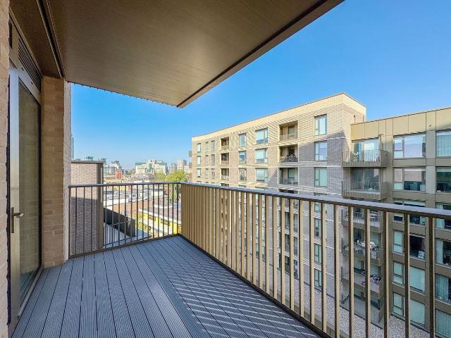 Apartment for rent in Oval, Greater London