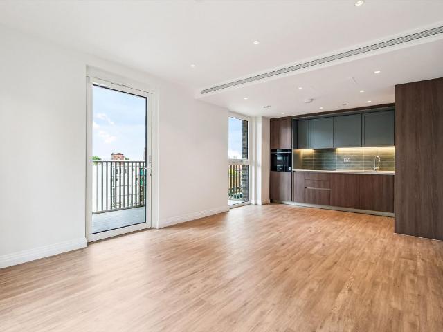 Apartment for rent in Oval, Greater London