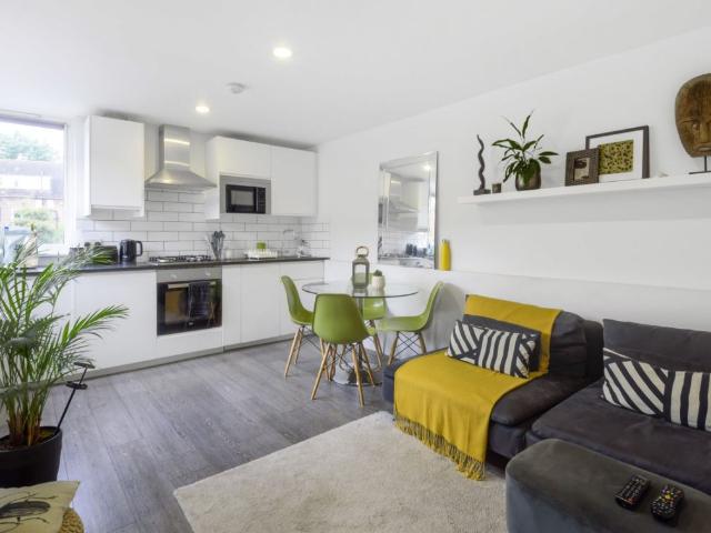 House for rent in Stockwell Park, Greater London