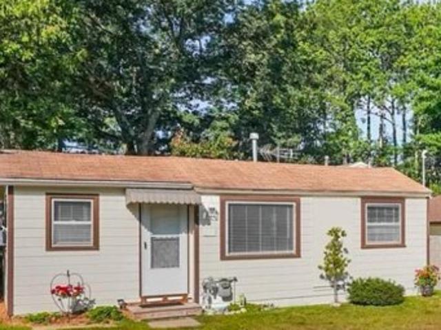 House for sale in Houghton Lake