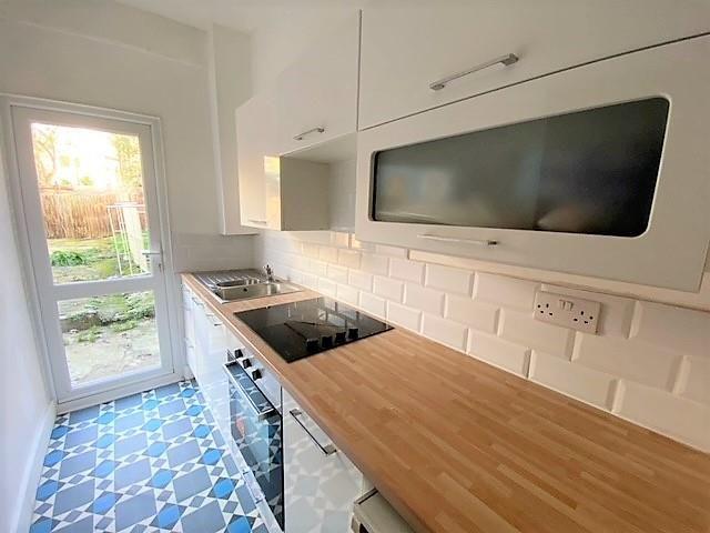 Room for rent in Furzedown, Greater London