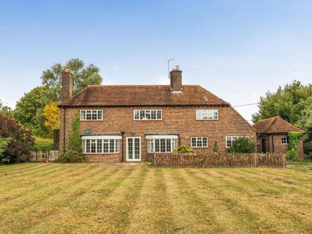 House for rent in Upper Farringdon, East Hampshire