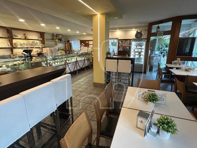 Locale Commerciale in vendita a Überetsch-Unterland - Oltradige-Bassa Atesina, Egna - Neumarkt