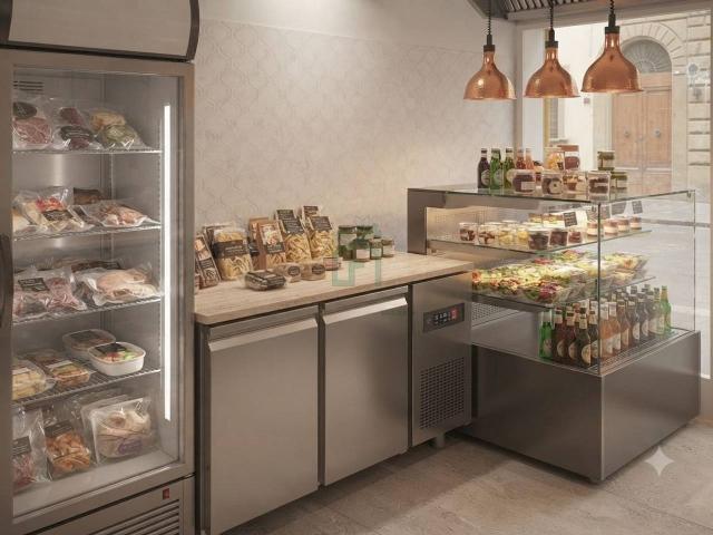 Locale Commerciale in vendita a Sud-Ovest, Brenzone