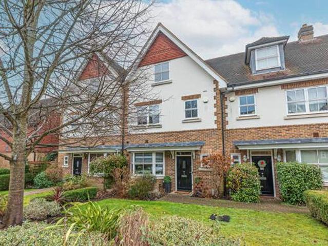 House for sale in Ascot