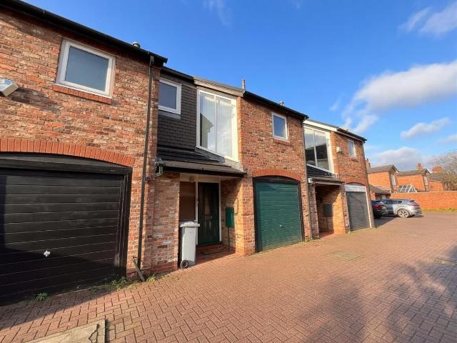 Apartment for rent in Fulshaw Park, Wilmslow