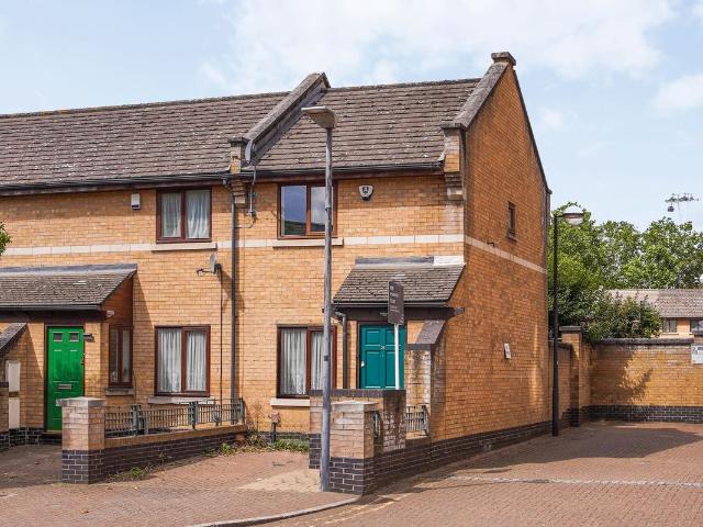 House for rent in Silvertown, Greater London