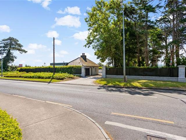Detached House for sale in Castleknock, County Dublin