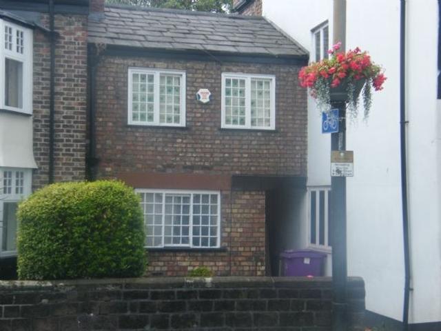 House for rent in Calderstones