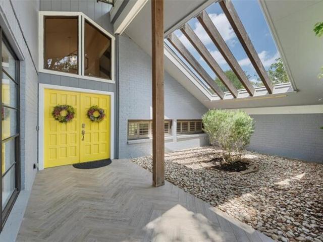 House for sale in Woodway, Texas