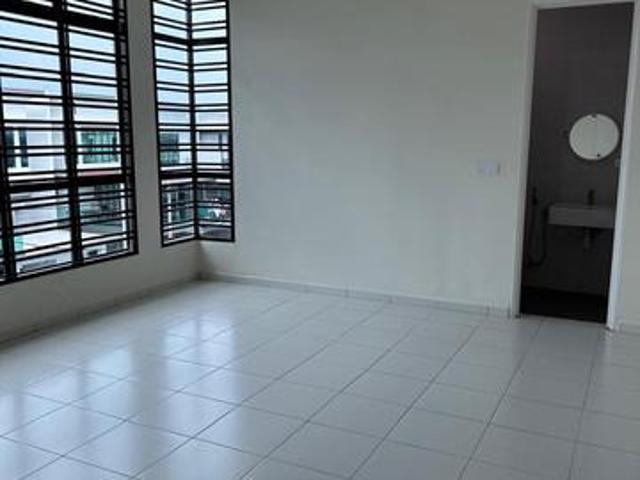 Terraced House for rent in Malaka