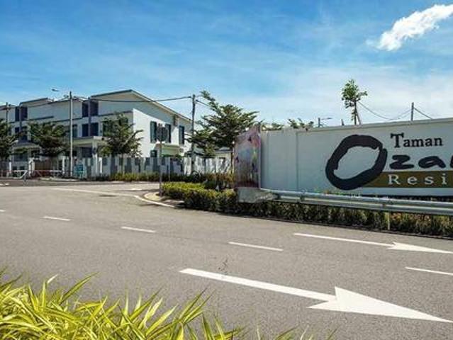 Terraced House for sale in Malaka