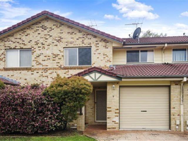 Townhouse for rent in Toombul, Queensland