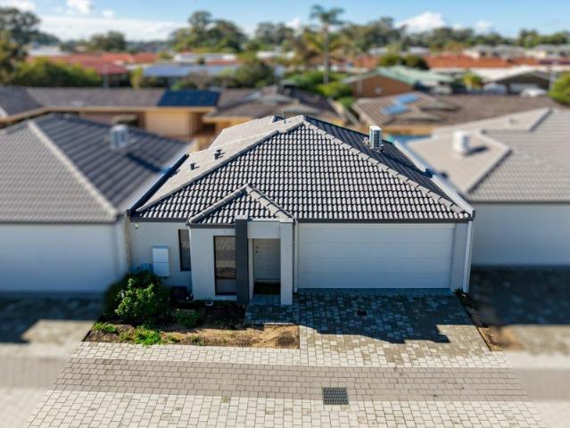 Apartment for sale in Parklands, Western Australia