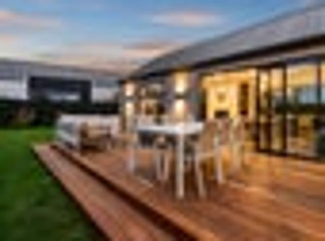 House for sale in Chaslands, Canterbury